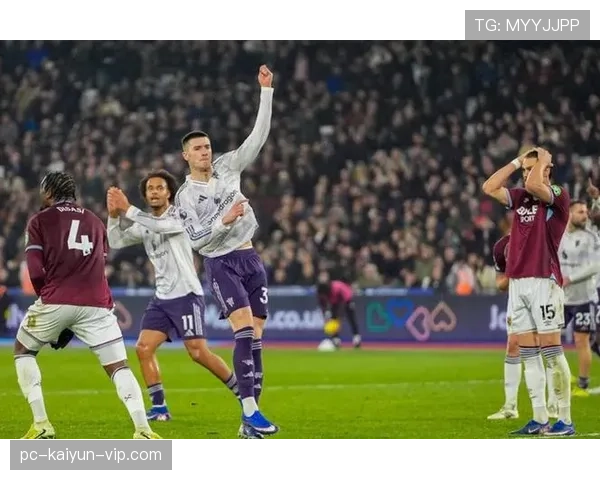 曼联战术执行持续崩盘，越踢越乱对争四形势形成制约